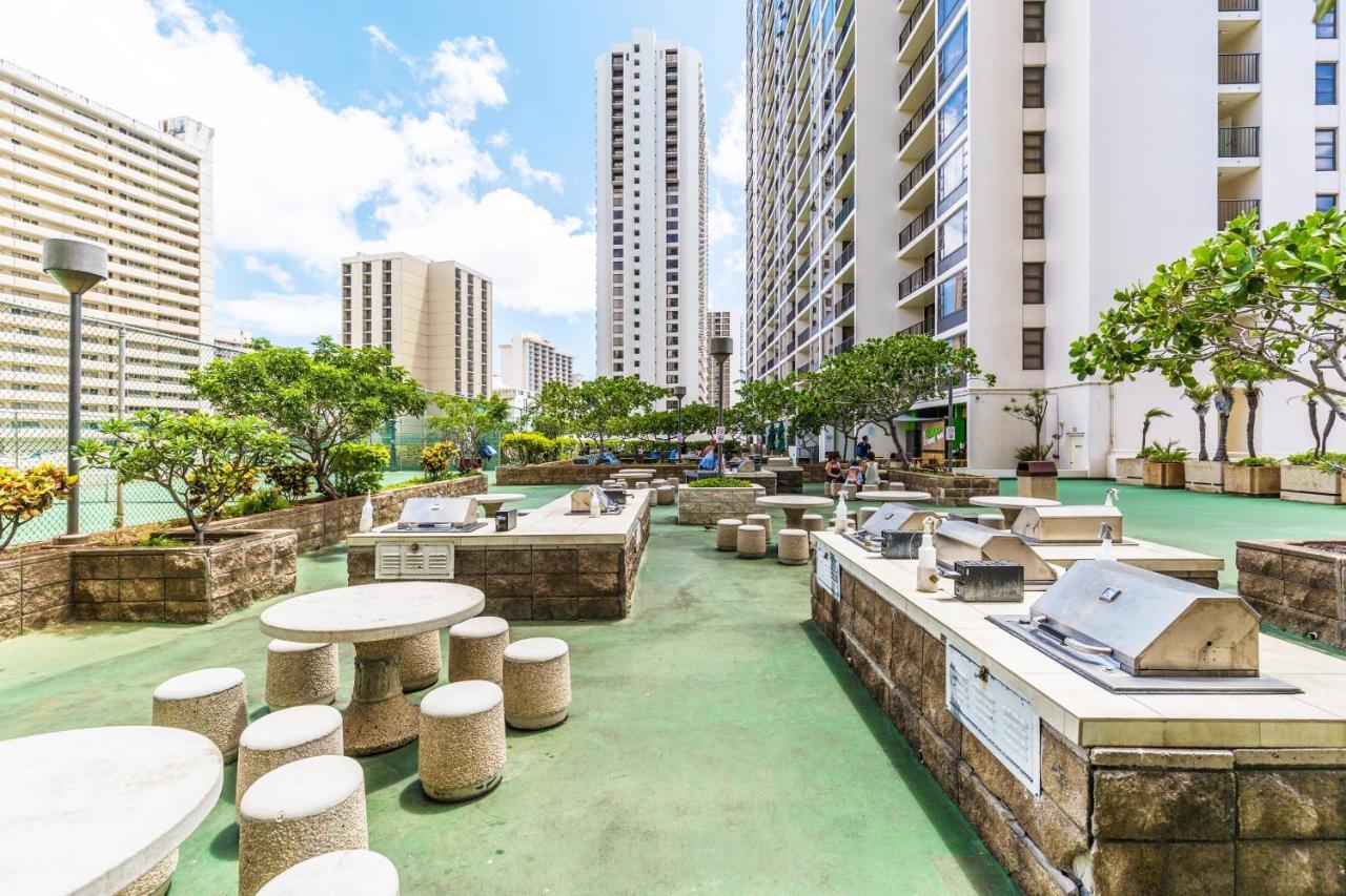 Waikiki Banyan 1Br With Great Ocean Views, Steps To Beach & Parking! Honolulu Room photo